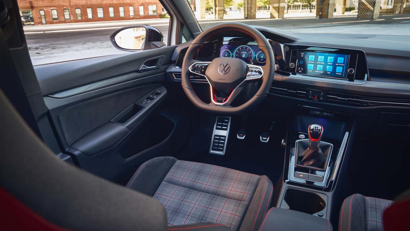 Το VW Golf GTI 380 είναι το τελευταίο με χειροκίνητο κιβώτιο 